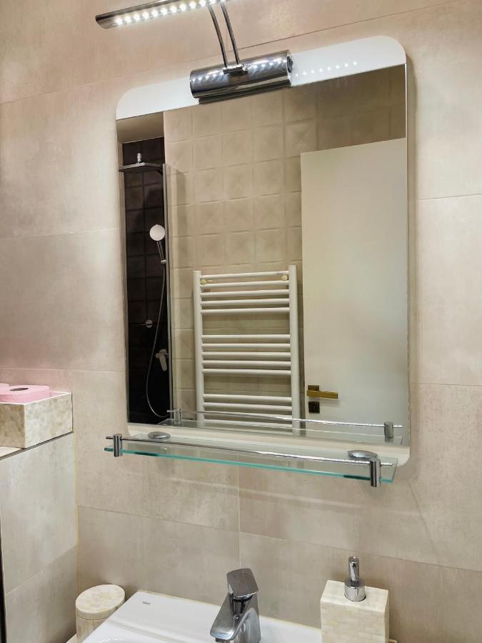 Pleasure Little Treasure - Montmartre Apartment Paris Ngoại thất bức ảnh